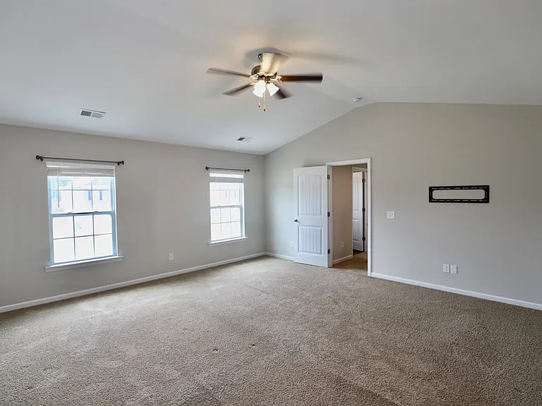 3680 Moseley Dr — Photo 32