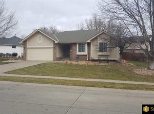 14926 H St, Omaha, NE 68137