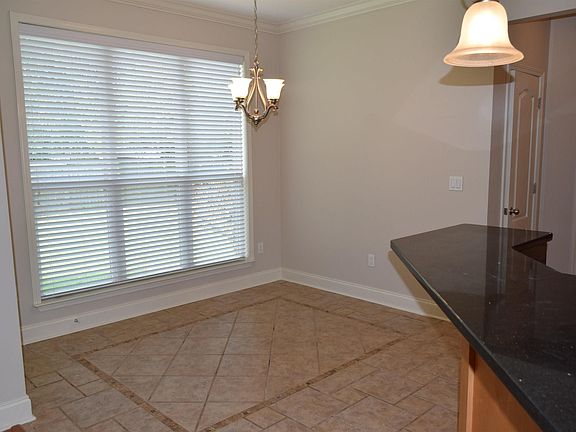 4th image of 203 Pembroke Poin