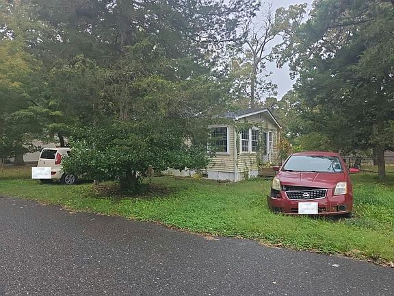 2nd image of 51 Clematis St