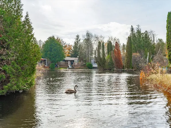 10 Spruce Ave, Puslinch, ON N0B 2J0