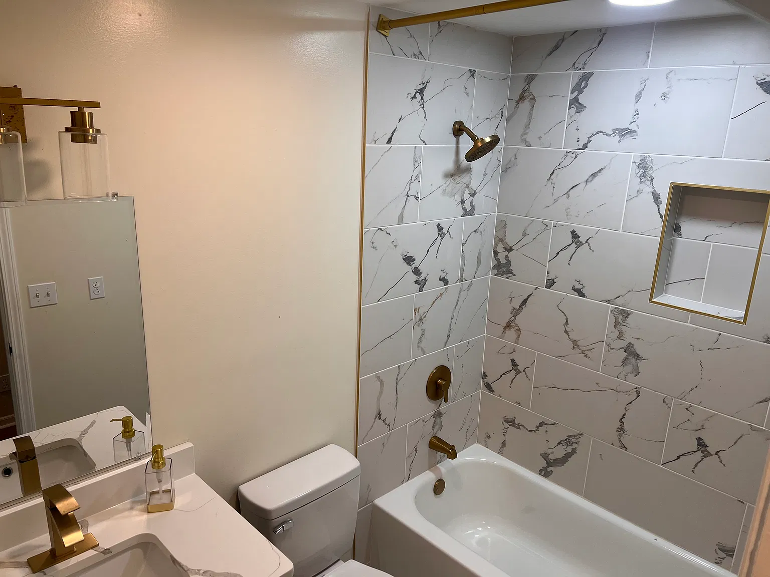 5 bed, 2000 sqft, $2,900 — Photo 4