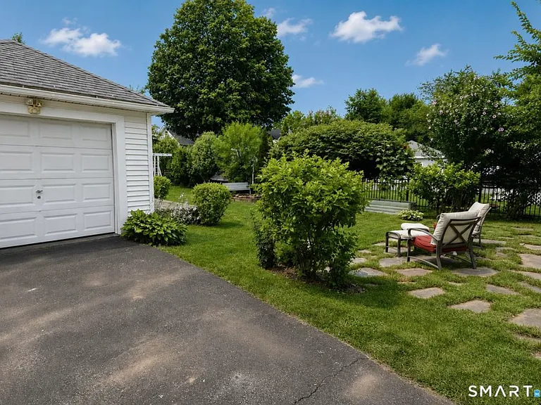 23 Jessamine St — Photo 22