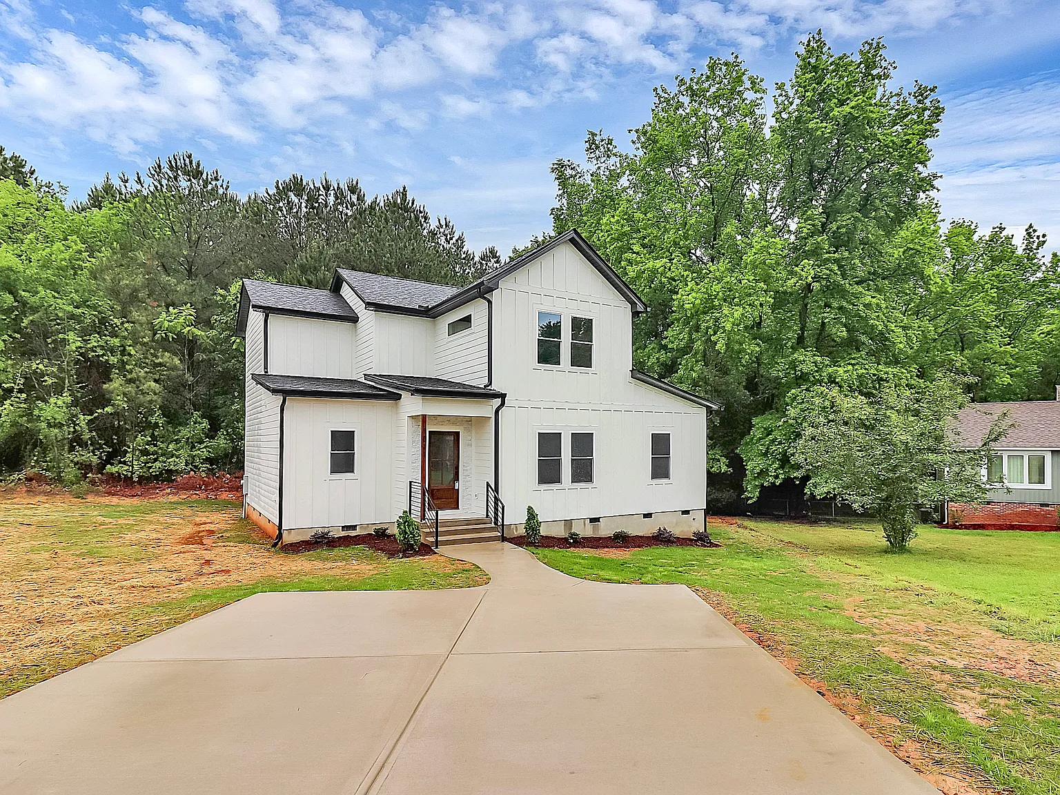 1011 Sandy Ct — Photo 3