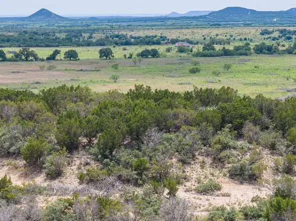 200 County Road 220, Wingate, TX 79566