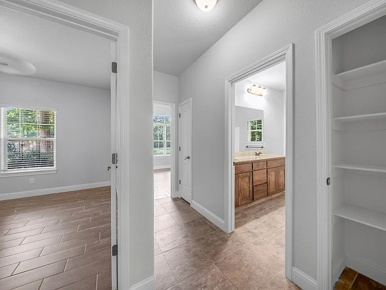 9 Monmouth Dr — Photo 25
