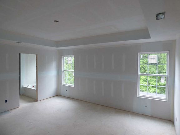 5th image of 2392 Colston Dr