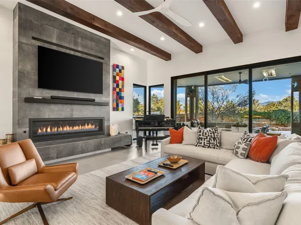 2 Entrada Hermosa, Santa Fe, NM 87506