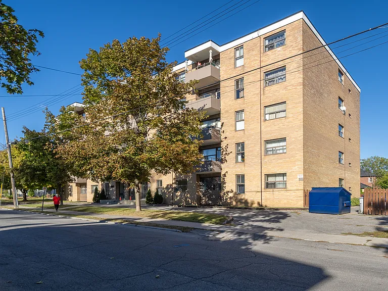 255 George St — Photo 3