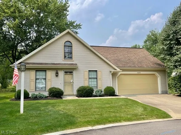 46078 New England Sq, New Waterford, OH 44445