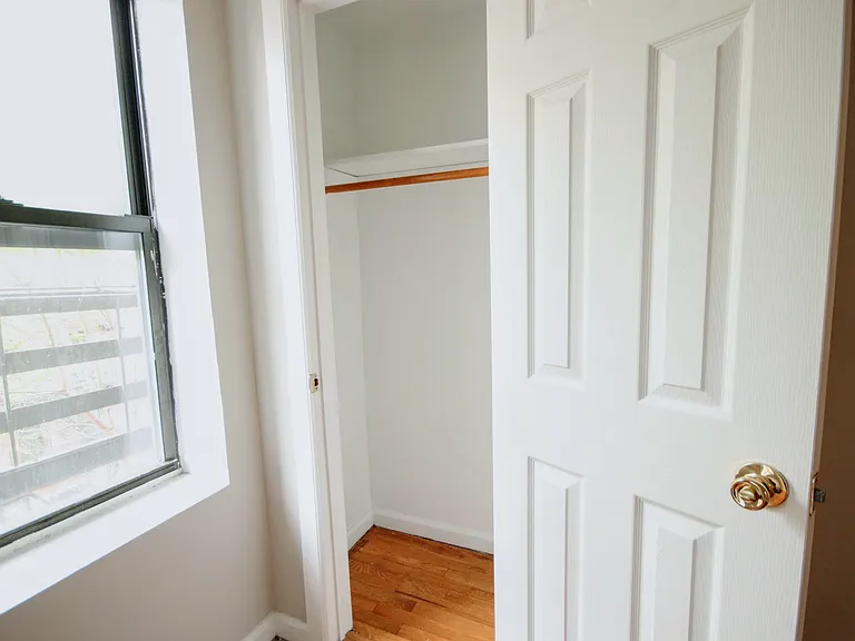 518 E 5th St #12A — Photo 3