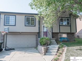 17017 Sprague St, Omaha, NE 68116