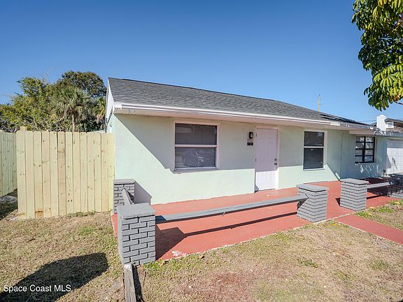 2nd image of 2581 Spence Dr NE