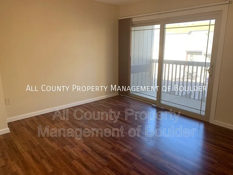 800 W Moorhead Cir #C — Photo 4