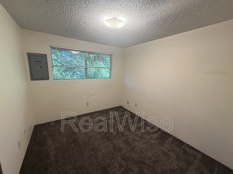 1229 NW Highland Ave #B — Photo 13
