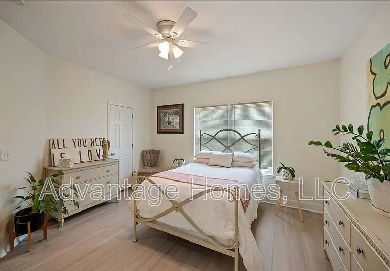 11610 Tomahawk Creek Pkwy #I — Photo 20
