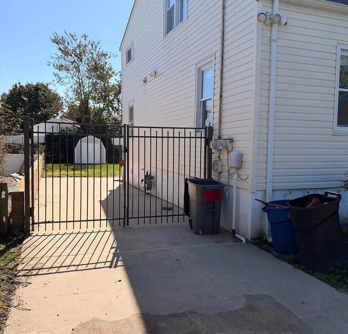 2 bed, 1200 sqft, $3,250 — Photo 2