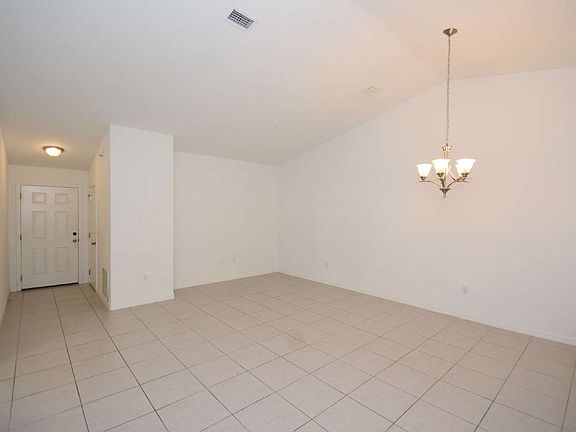 5th image of 33 Rosecroft Ln #B