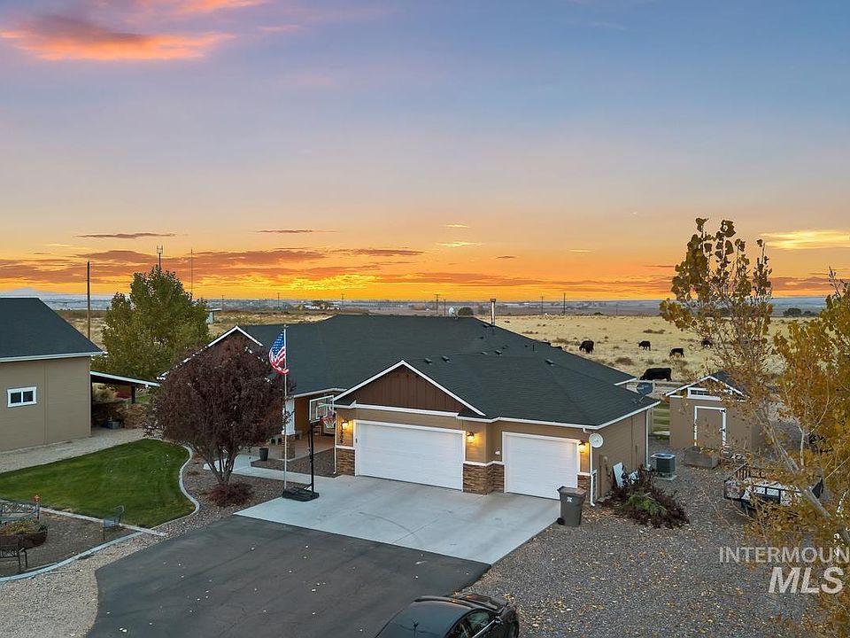 1st image of 23906 Applewood Way