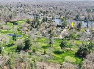 39 Hickory Rd, Guilford, CT 06437