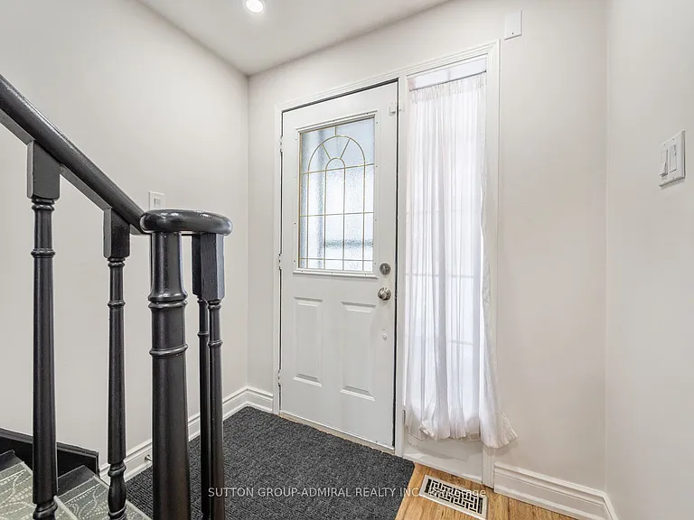 81 Parktree Dr — Photo 3