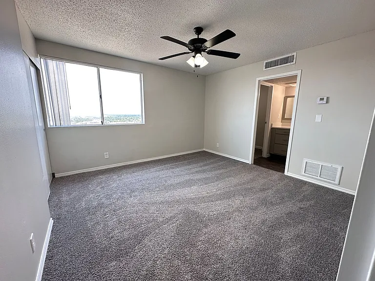 The Regency Apartments — Photo 166