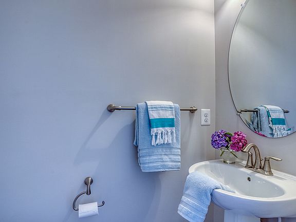 3rd image of 33163 Oyster Cove Dr