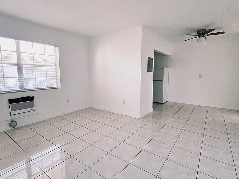 1781 Normandy Dr #5 — Photo 1
