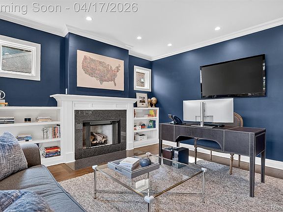 5th image of 1742 Latham Rd