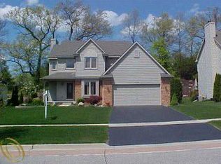 1009 Peppergrove Dr, Brighton, MI