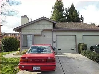 121 Schott St photo 1