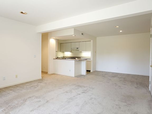 5th image of 401-410 Ginger Bend Dr #408-110