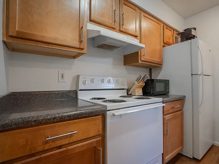 5135 N 10th St #7 — Photo 11