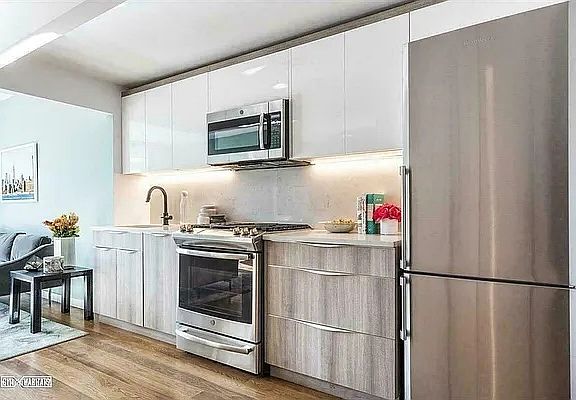 5th image of 211 McGuinness Blvd APT 710
