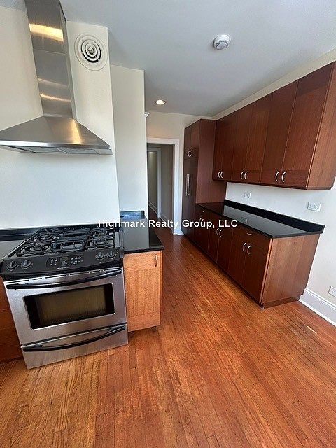 1st image of 4005 W Nelson St
