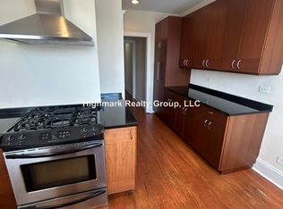 4005 W Nelson St, Chicago, IL 60641
