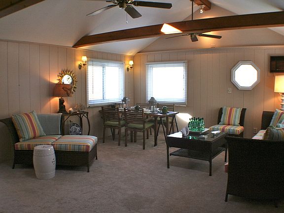 Vaulted Ceiling View of Lake