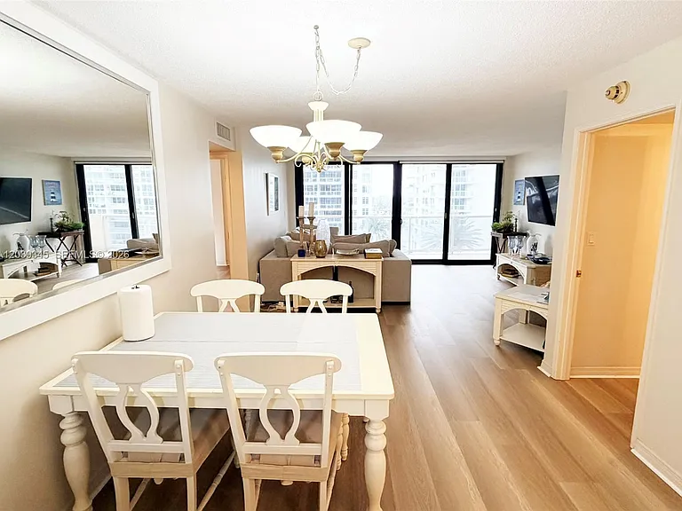 5757 Collins Ave #702 — Photo 31