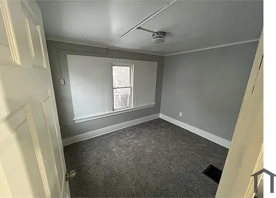 3 bed, $1,900 — Photo 3