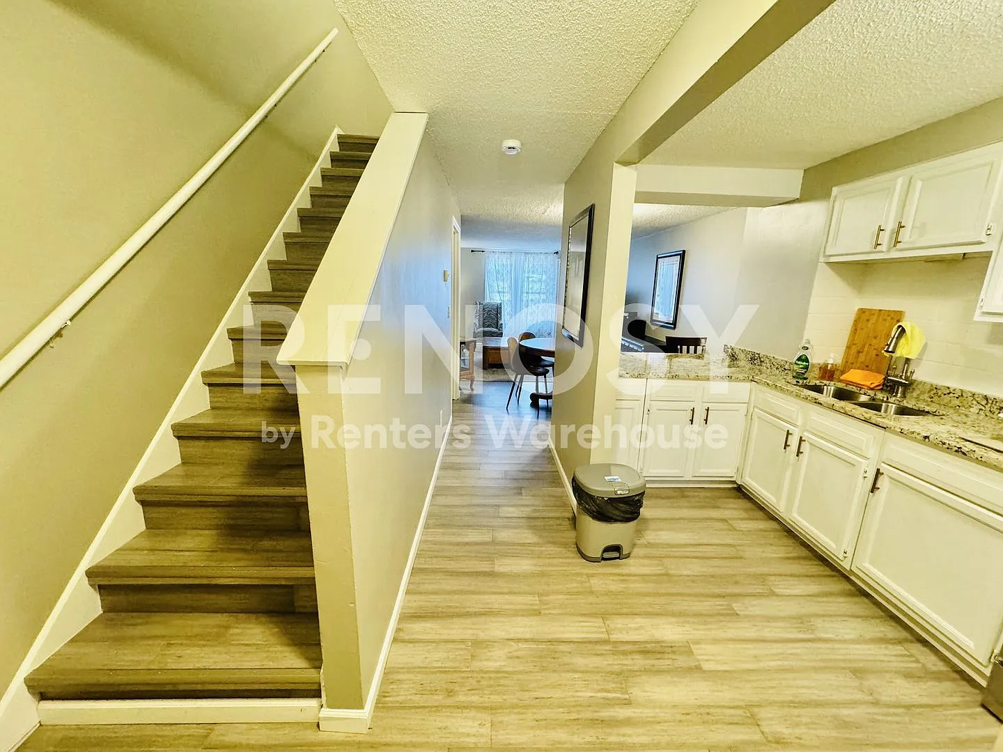 Townhouse in Minneapolis 3 Bedroom 2 Bathroom! — Photo 4