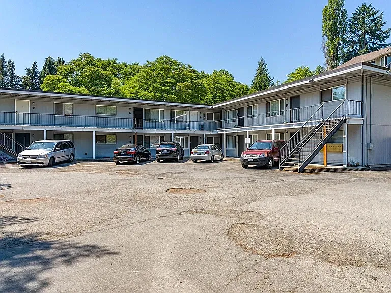 17160 Avondale Way NE #10 — Photo 2