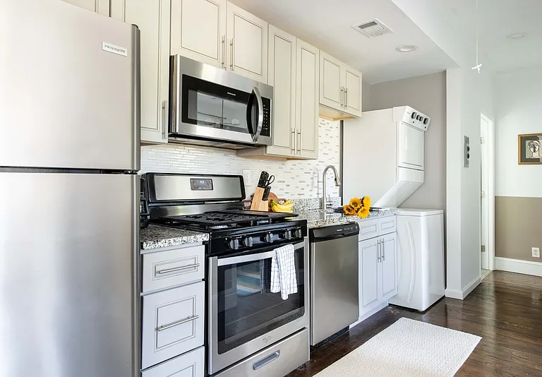 1351 Oxford Rd NE #4 — Photo 7