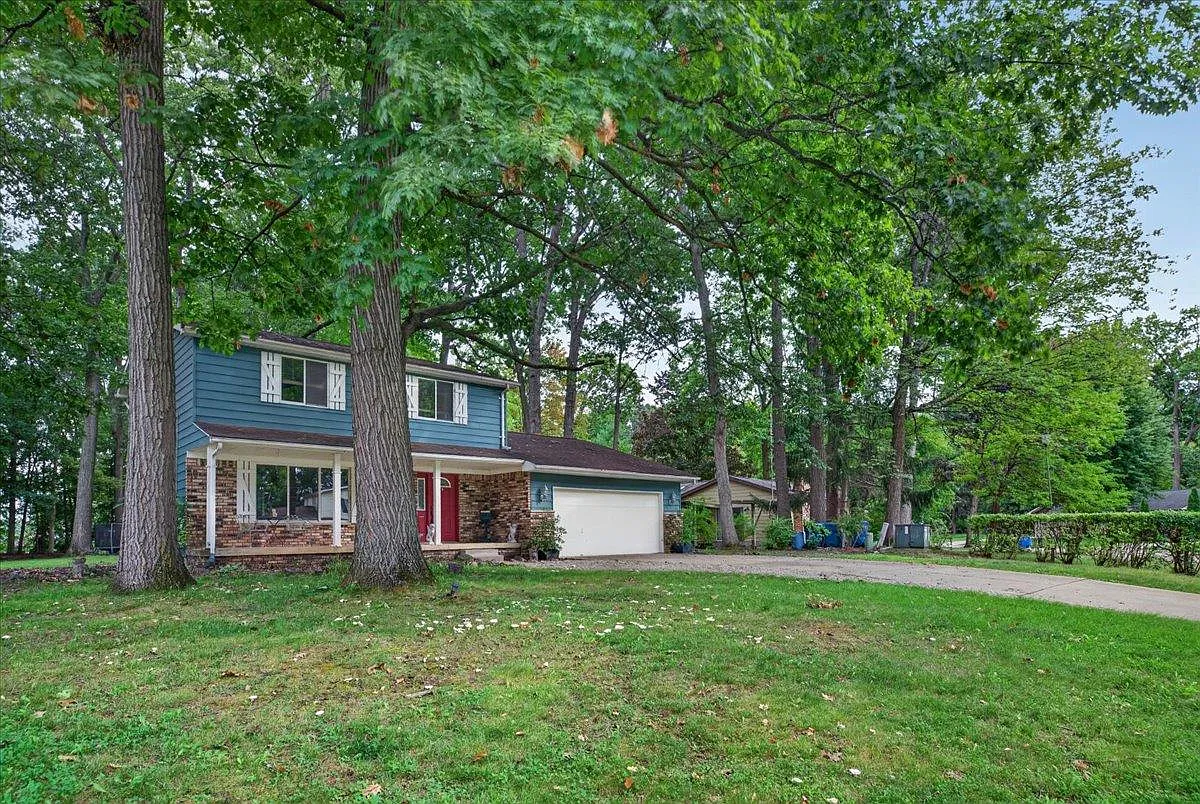 4 bed, 1.5 bath, 1776 sqft, $2,750 — Photo 2