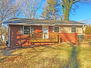 609 Robindell Ct, Eden, NC 27288