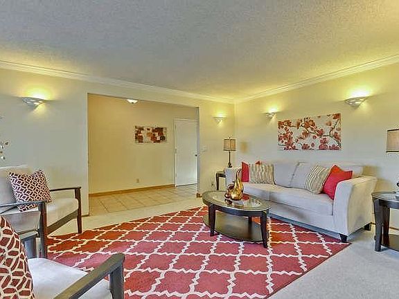 2nd image of 904 W Olive Ave