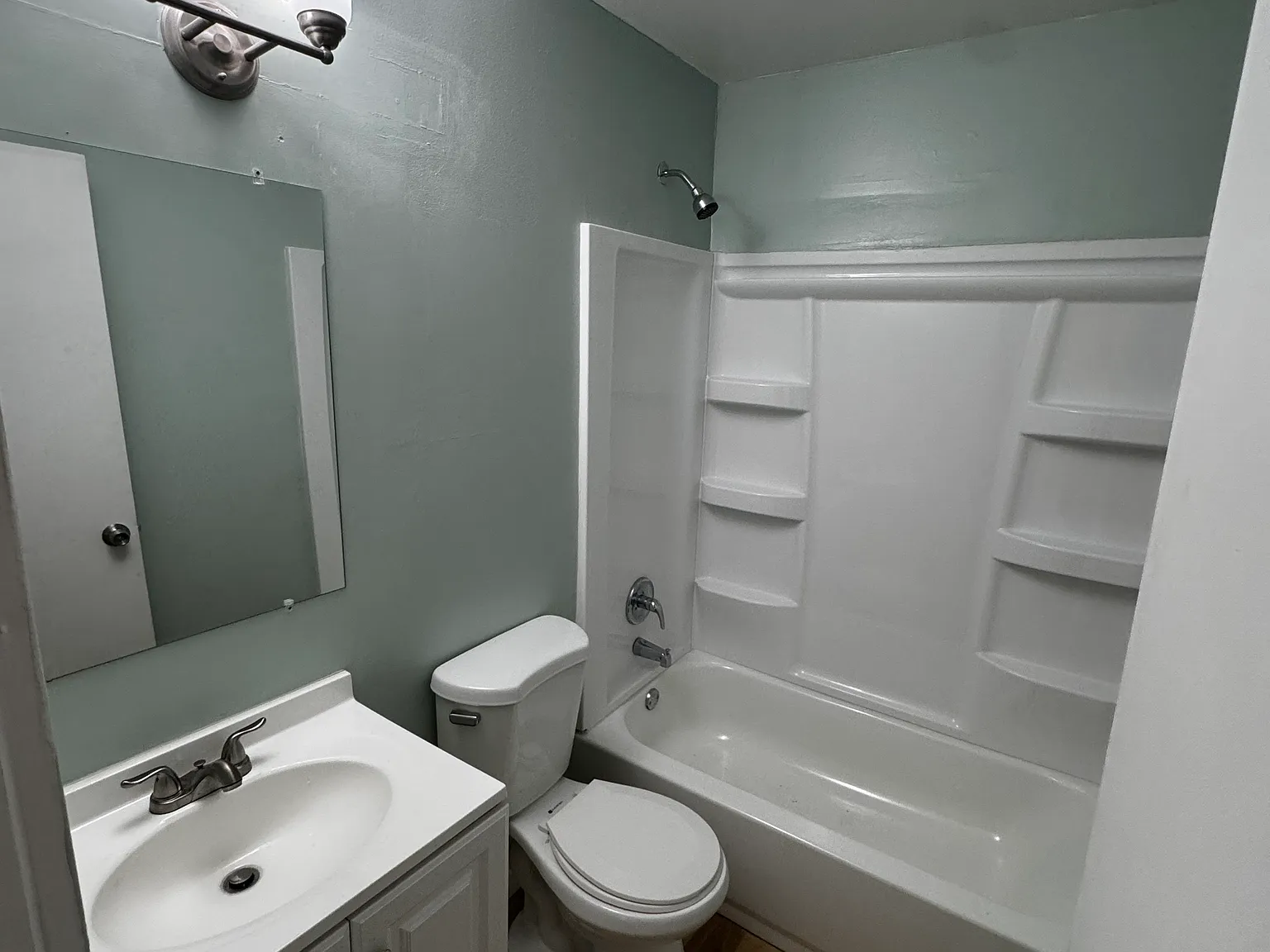 3 bed, 925 sqft, $1,300 — Photo 4