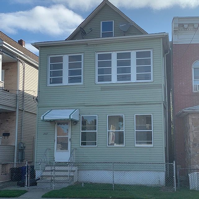 1st image of 360 River Dr
