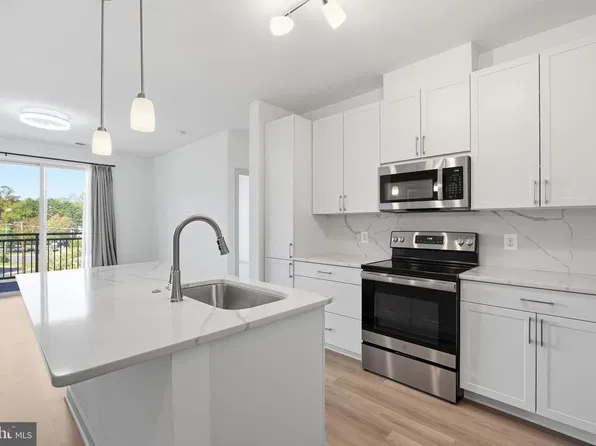 10755 Fairgrounds Dr Unit 418, Fairfax, VA 22030