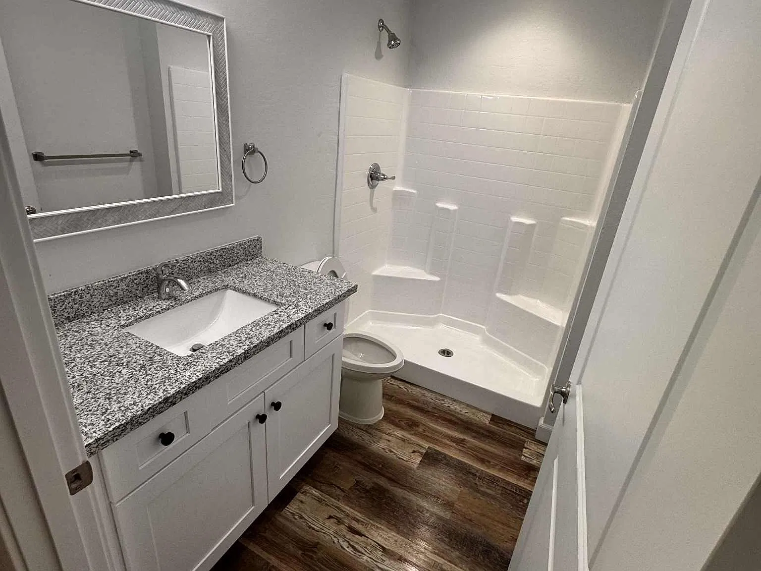 1 bed, 550 sqft, $998 — Photo 2