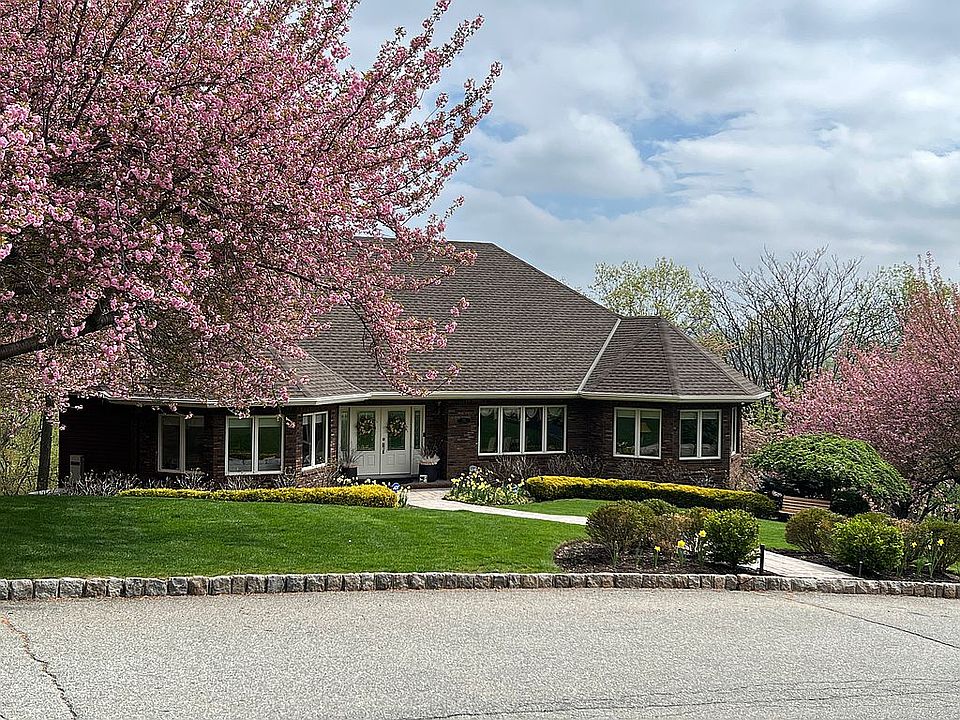 2nd image of 192 Eileen Dr